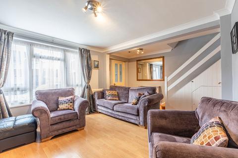 4 bedroom house for sale, Fullerton Close, West Byfleet KT14