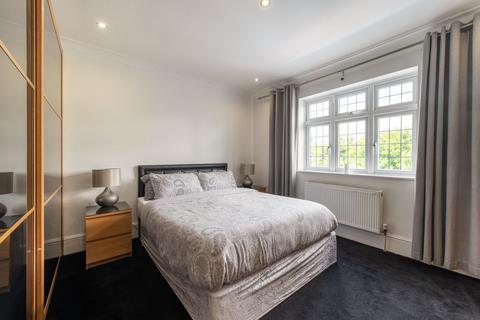 365 Singlewell Road, Gravesend, DA11 7RL