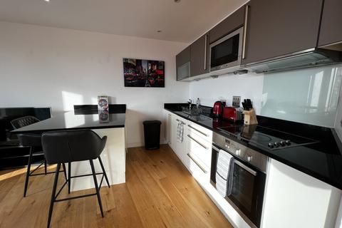 Studio to rent, Wharf Approach, Leeds, West Yorkshire, UK, LS1