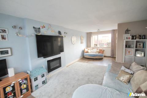 3 bedroom semi-detached house for sale, Ellwood Close, Hale Village