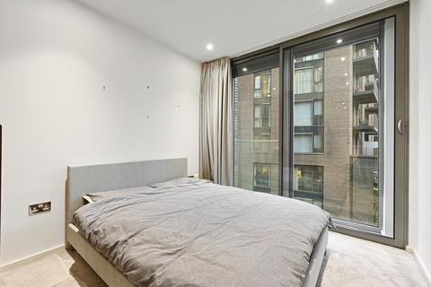 2 bedroom apartment for sale, Capital Building, Embassy Gardens, London, SW11