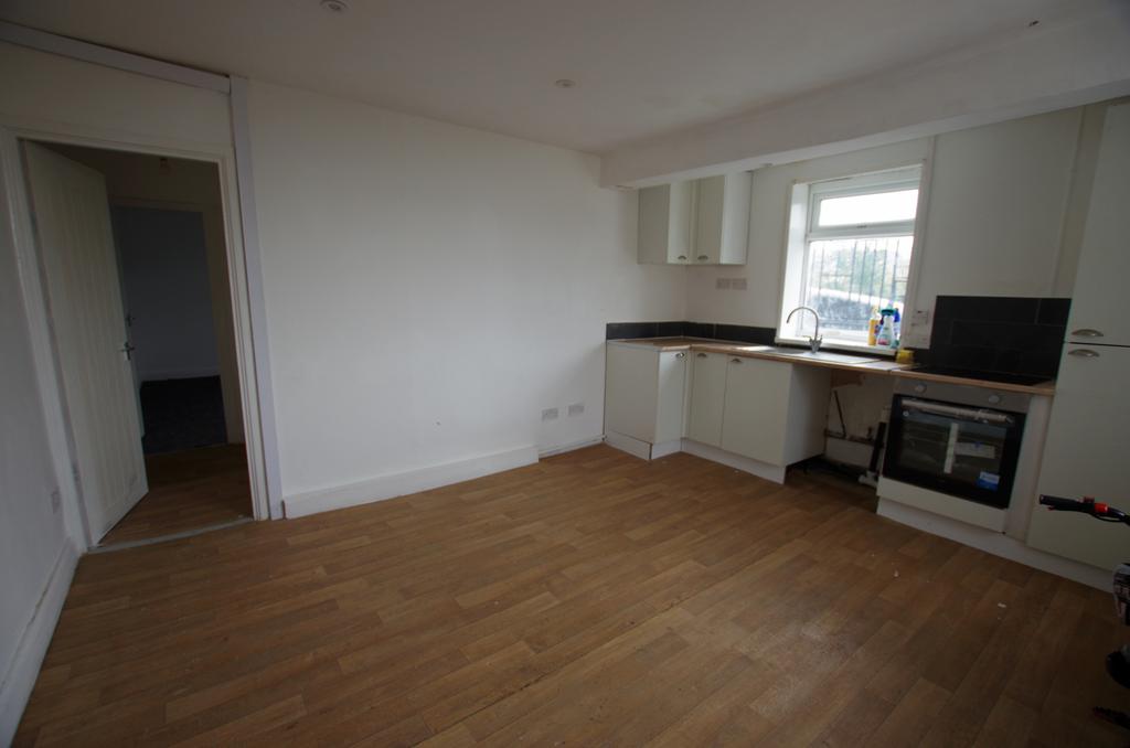 Flat 3 98, Hustler Street  BD3 0 PS