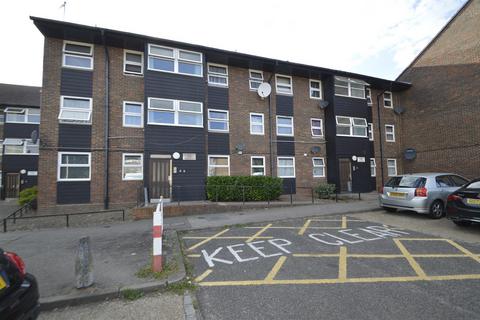 2 bedroom apartment for sale, Bellflower Path, Romford