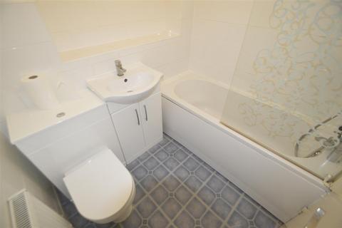 71 Bellflower Path, Romford, RM3 8JF