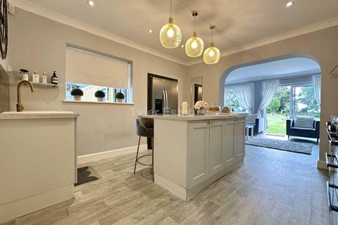 5 bedroom detached house for sale, Noak Hill Road, Billericay CM12