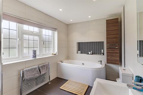 7 Cob Drive, Shorne, Gravesend, DA12 3DU