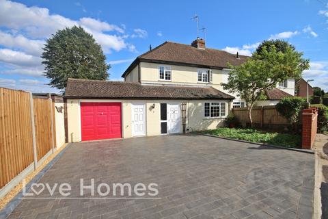 3 bedroom semi-detached house for sale, Chiltern Close, Ampthill