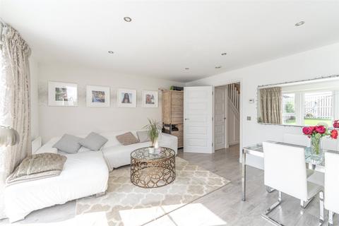 52 Blackchapel Road, Edinburgh, EH15 3QU