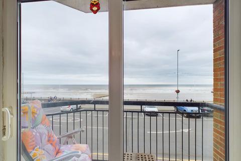 2 bedroom flat for sale, North Marine Drive, Bridlington