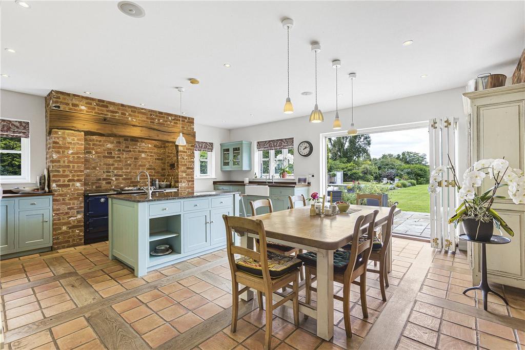 Kitchen/Breakfast Rm