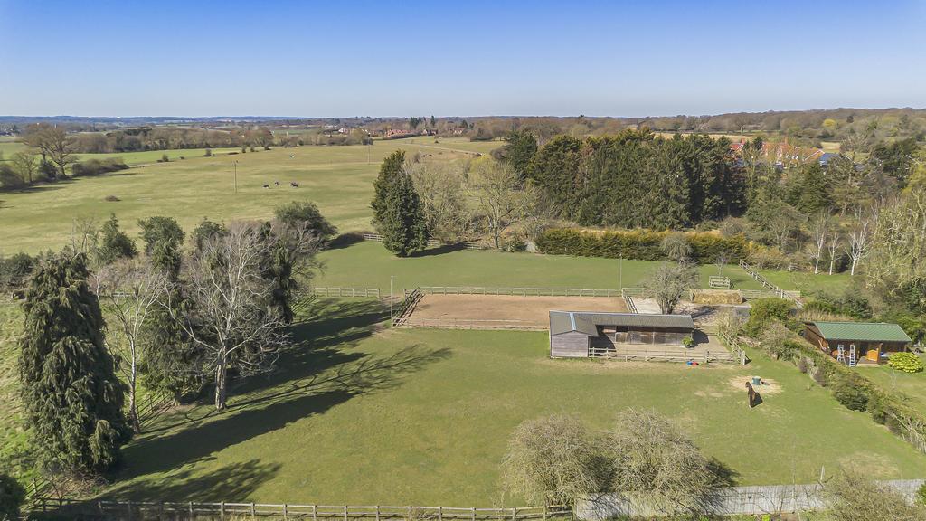 Paddock/Stables