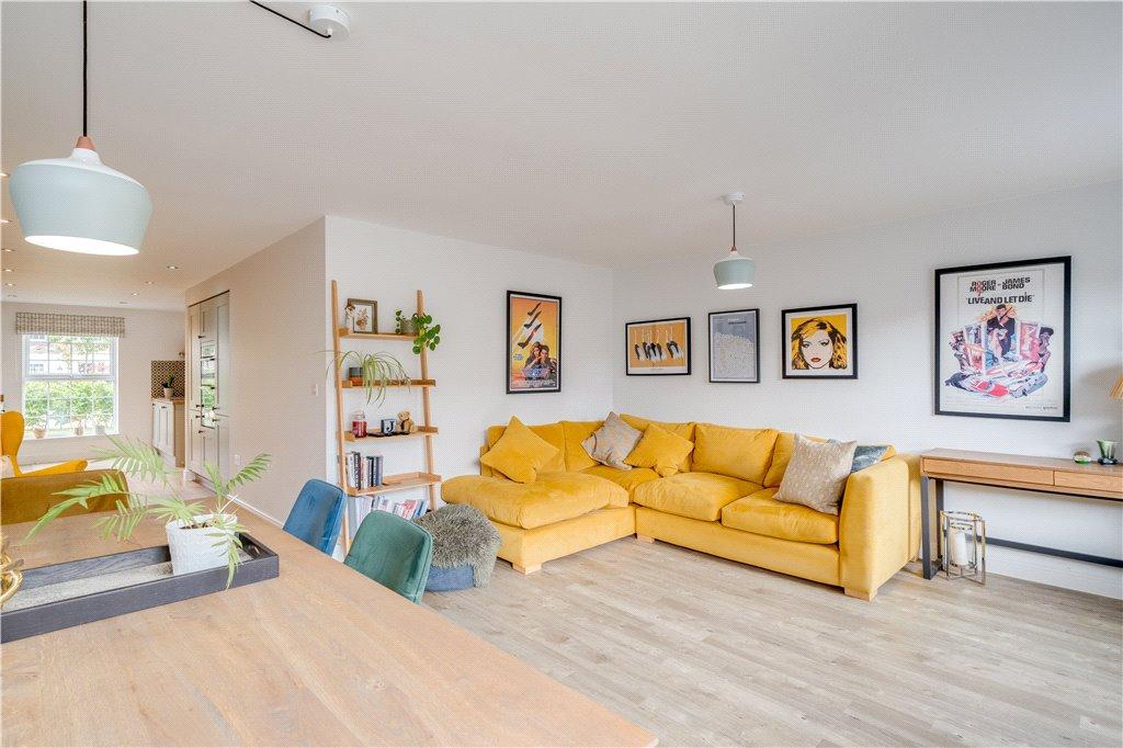 Sitting/Dining Room