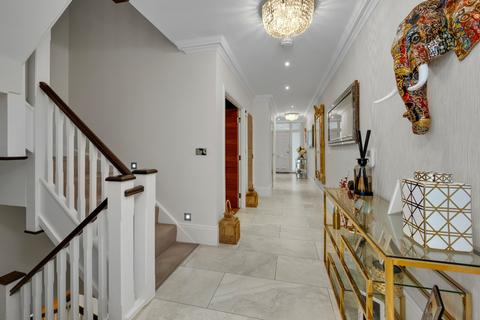 48c Queens Road, Weybridge, KT13 0GJ