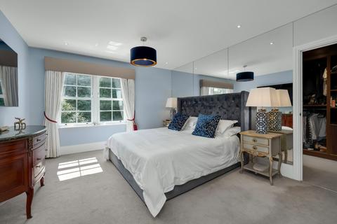 48c Queens Road, Weybridge, KT13 0GJ