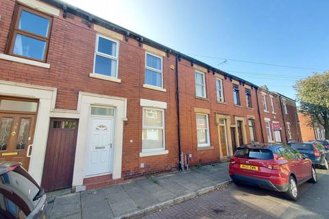 2 bedroom house to rent, Poulton Street, Preston PR2