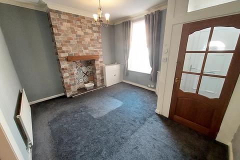 2 bedroom house to rent, Poulton Street, Preston PR2