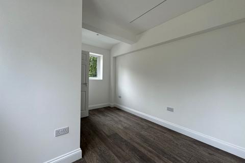 Studio to rent, London, HA9