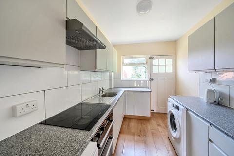 25 Ash Crescent, Leeds, LS6 3LE
