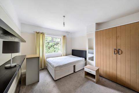 25 Ash Crescent, Leeds, LS6 3LE