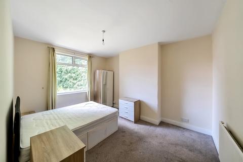 25 Ash Crescent, Leeds, LS6 3LE