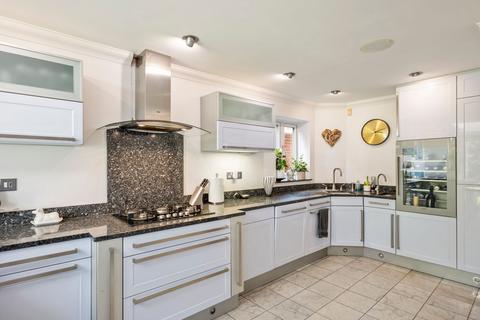 5 bedroom detached house for sale, Kingsway Close, Christchurch BH23