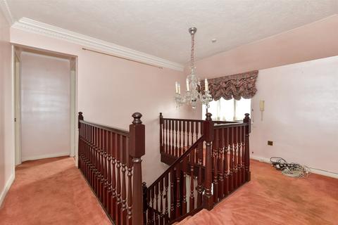 San Jacinto Farm End, London, E4 7QS