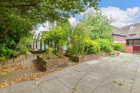 San Jacinto Farm End, London, E4 7QS