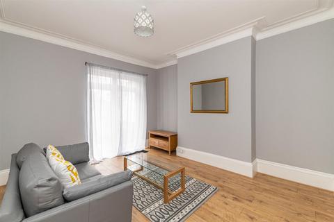 2 bedroom flat to rent, Simonside Terrace, Heaton, Newcastle Upon Tyne