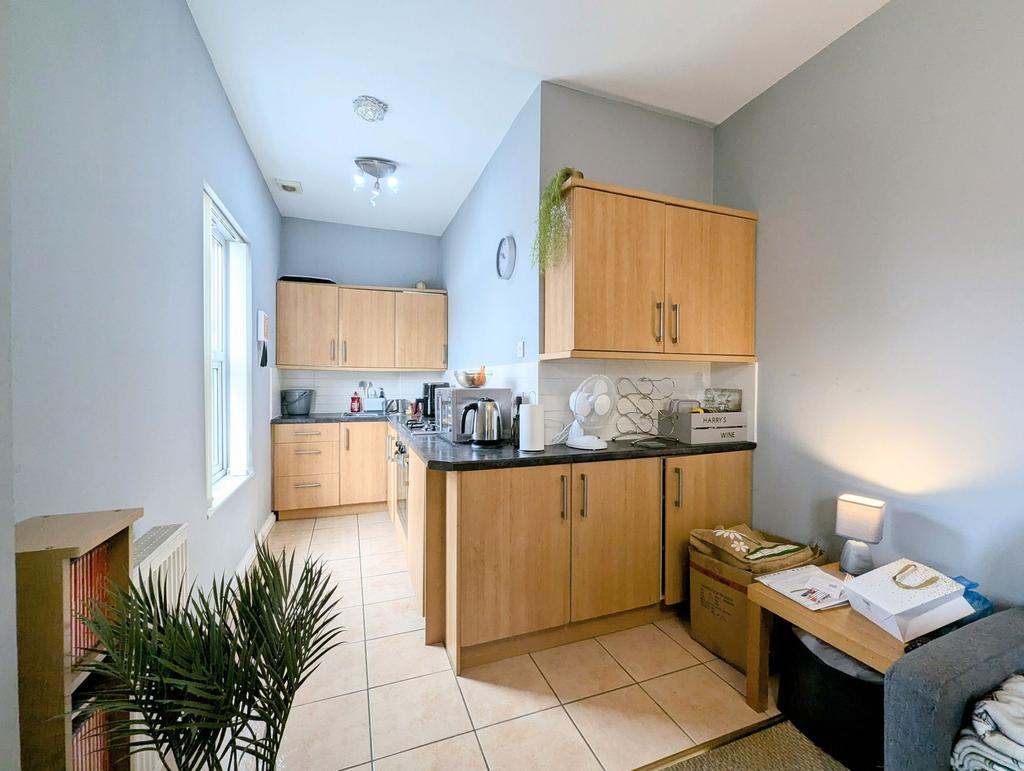 FF: Kitchen area