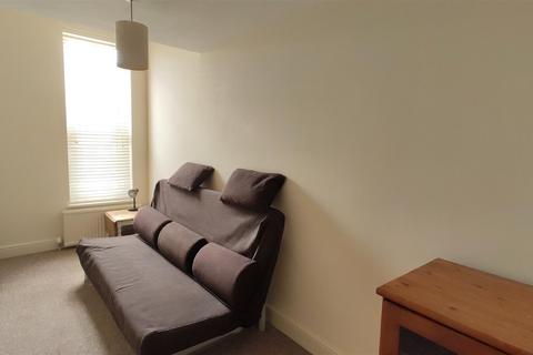 2 bedroom flat to rent, MARY ROSE COURT, SOUTH PARADE, PO5 2JD