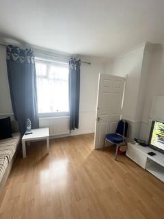 3 bedroom terraced house to rent, Fuller Road, Dagenham RM8