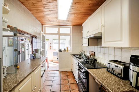 10 Marmion Close, London, E4 8EW