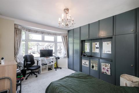 10 Marmion Close, London, E4 8EW