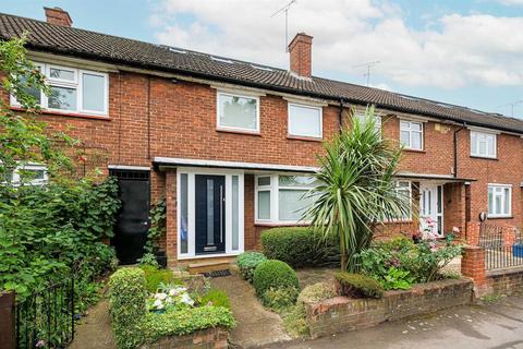 3 bedroom terraced house for sale, Gordon Road, Wanstead