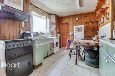 11 Quicks Road, London, SW19 1EZ