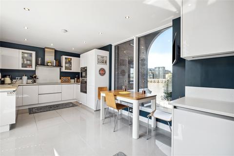 2 bedroom apartment for sale, Clove Hitch Quay, London, SW11