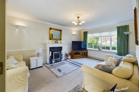 5 bedroom detached house for sale, Penrith Way, Aylesbury