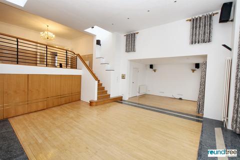 4 bedroom house to rent, Wykeham Road, Hendon, NW4