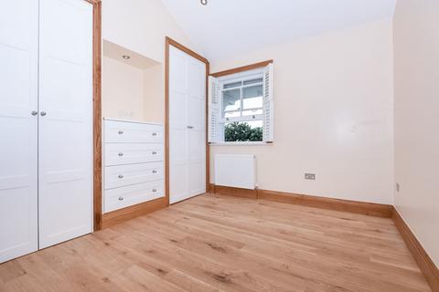 2 bedroom flat to rent, Talbot Place London SE3