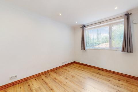 2 bedroom apartment for sale, Uxbridge Road, Stanmore, HA7