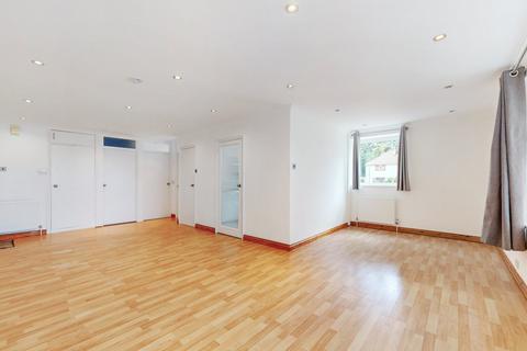 2 bedroom apartment for sale, Uxbridge Road, Stanmore, HA7