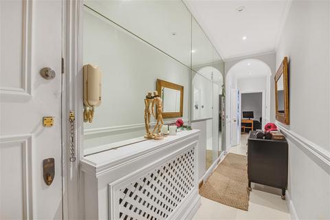 2 bedroom flat for sale, London SW7