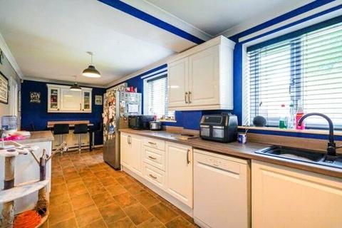 4 bedroom semi-detached house for sale, Bierley House Avenue, Bradford, West Yorkshire, BD4