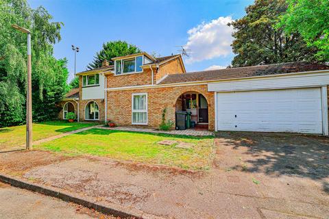 4 bedroom detached house for sale, Lombardy Close, Hemel Hempstead, HP2