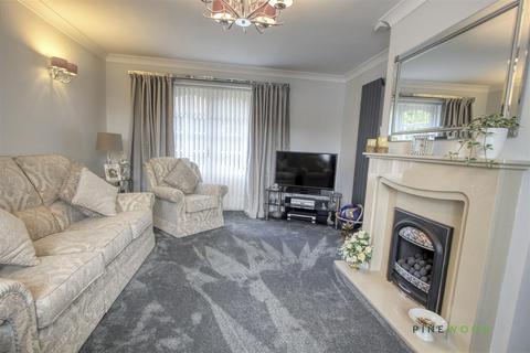 4 bedroom detached house for sale, Markland View, Worksop S80