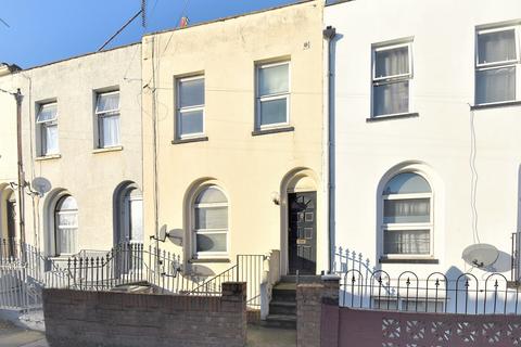 2 bedroom maisonette to rent, Peacock Street Gravesend DA12