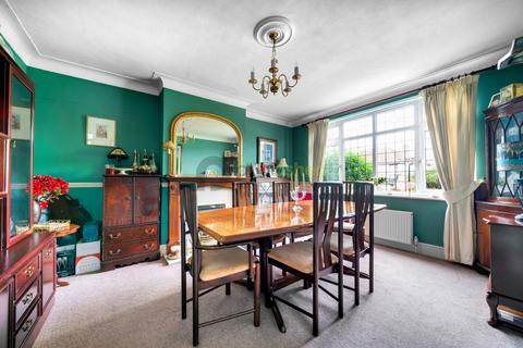 25 Ridgemount Avenue, Coulsdon, CR5 3AR