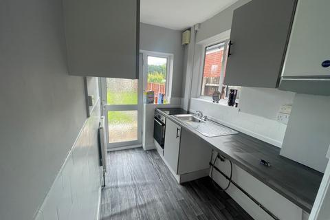 3 bedroom semi-detached house to rent, Jayshaw Avenue, Great Barr, Birmingham, B43