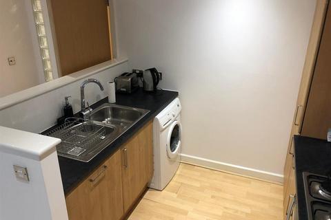 2 bedroom flat to rent, Regents Quay , Bowman Lane, Leeds