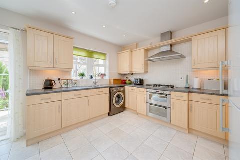 4 bedroom townhouse for sale, Chaloner Grove, Wakefield